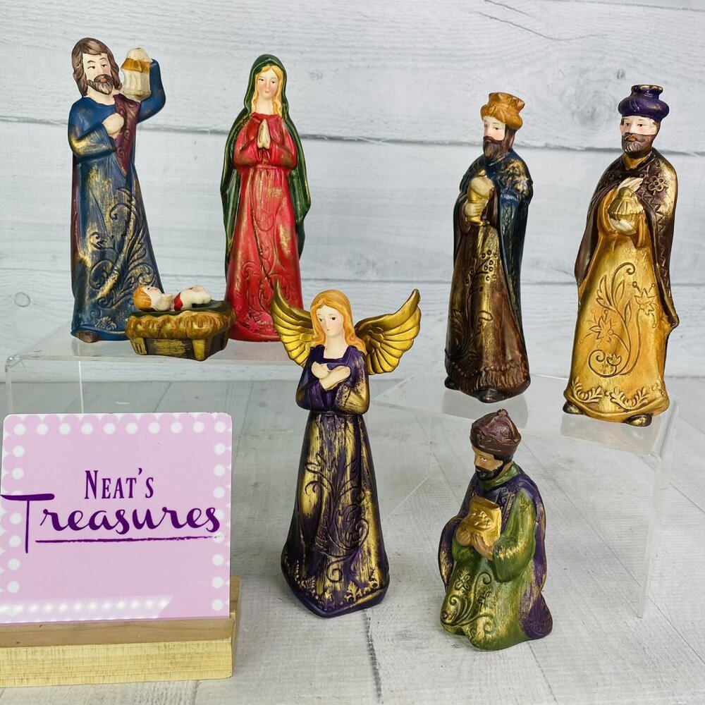 North Pole Trading Co BABY JESUS MARY WISE MEN 8 Piece Ceramic Nativity Figures